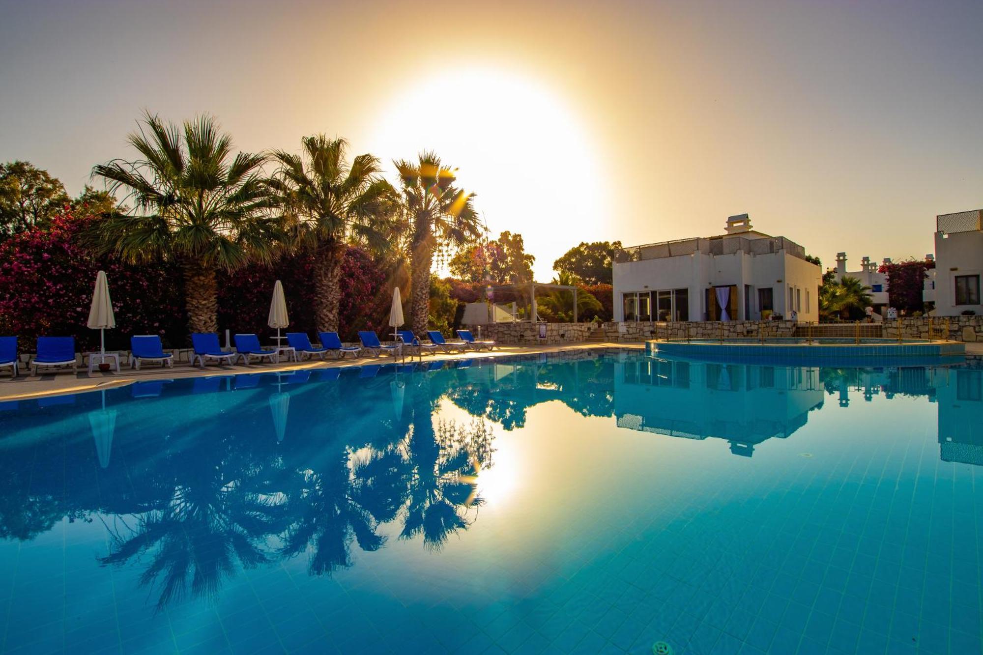 Ladonia Hotels Zemda Guemuesluek Exterior photo