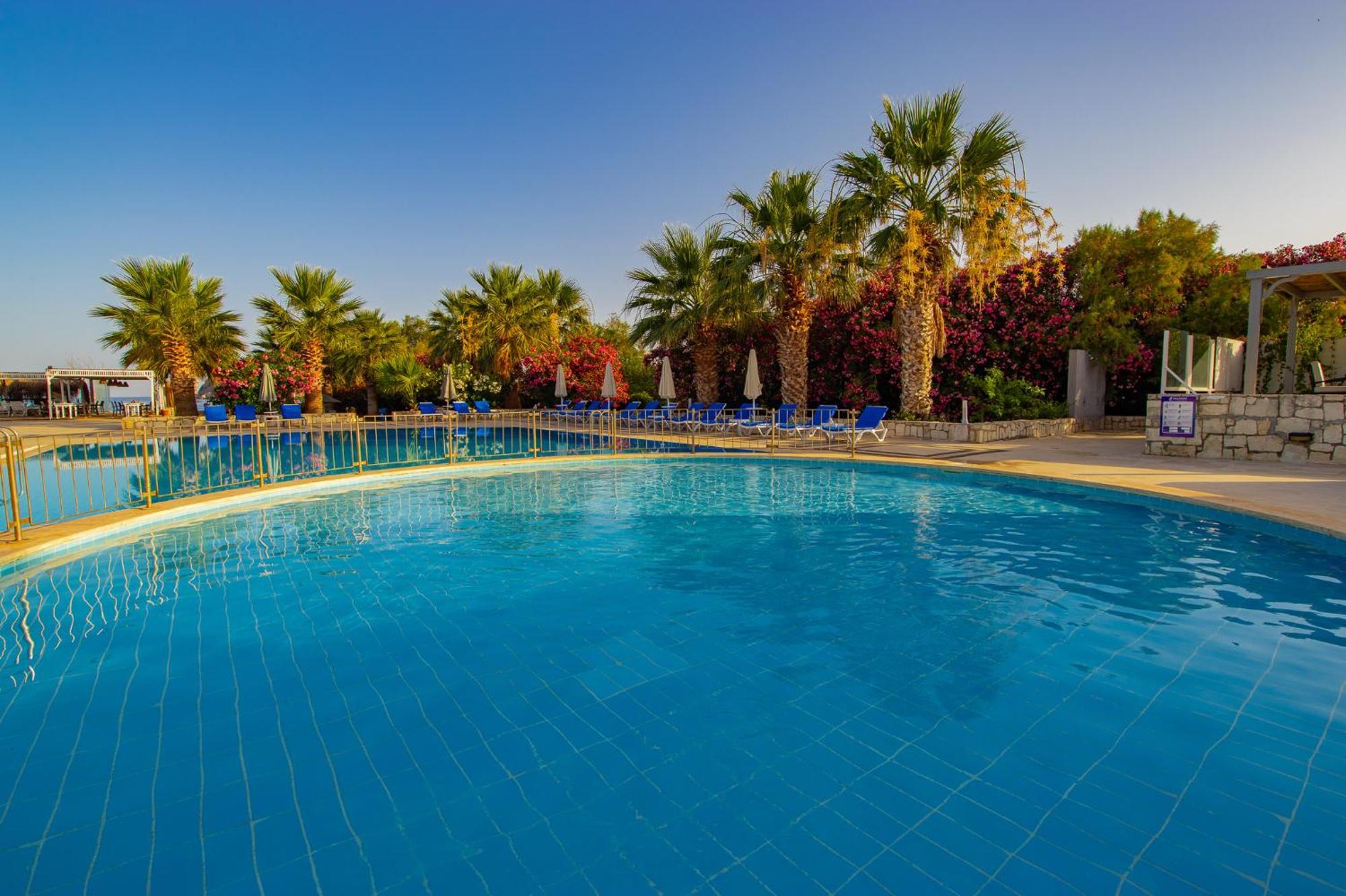 Ladonia Hotels Zemda Guemuesluek Exterior photo
